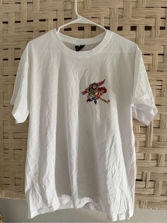 Other - White Graphic Crewneck T-Shirt with Toy Adventure Print